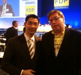 Bundesgesundheitsminister Philipp Rösler und FDP-Kreisvorsitzender Josef König